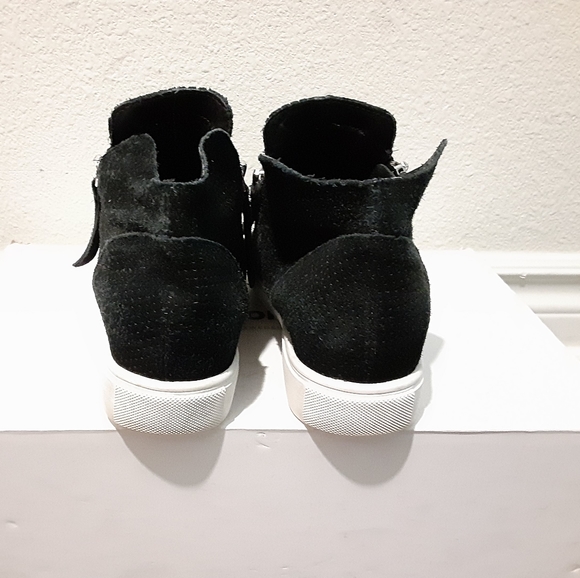 Steve Madden - Picture 5 of 7